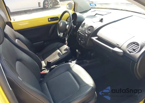 2009 Volkswagen New Beetle 2.5L из США, поврежденный, VIN 3VWRW31C19M518786